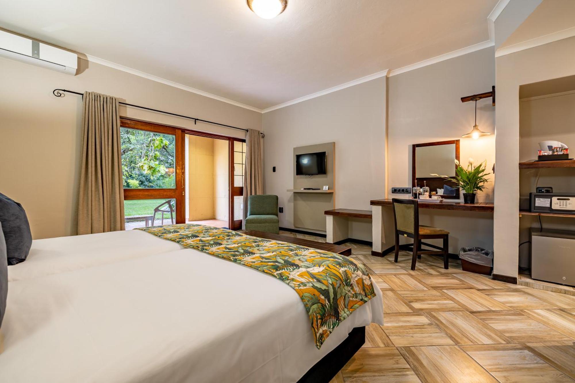 Hotel Numbi & Garden Suites Гейзівью Екстер'єр фото